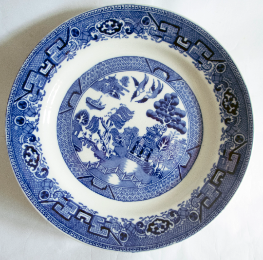 Blue and White Transferware 'Old Willow Pattern' 17cm Side Plates (6)