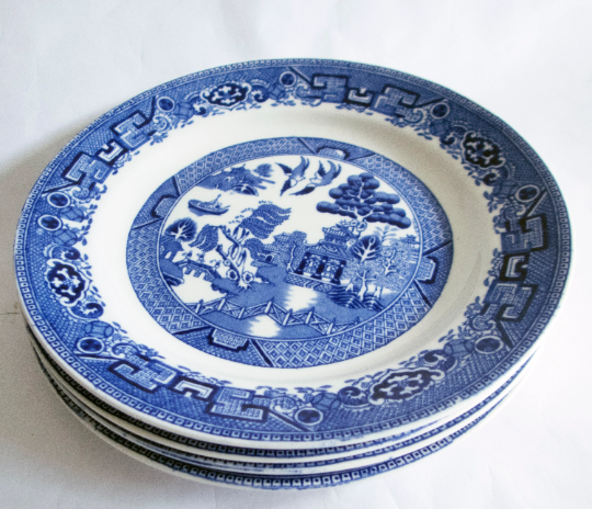 Blue and White Transferware 'Old Willow Pattern' 17cm Side Plates (6)