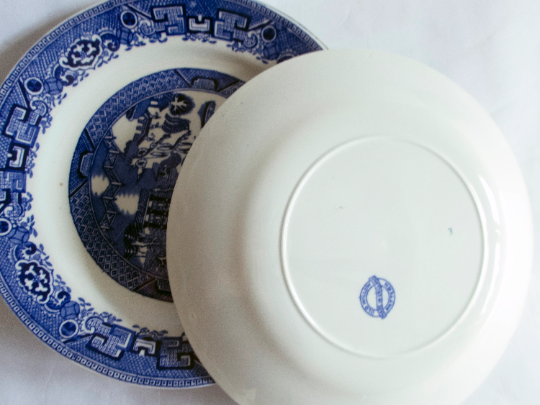 Blue and White Transferware 'Old Willow Pattern' 17cm Side Plates (6)