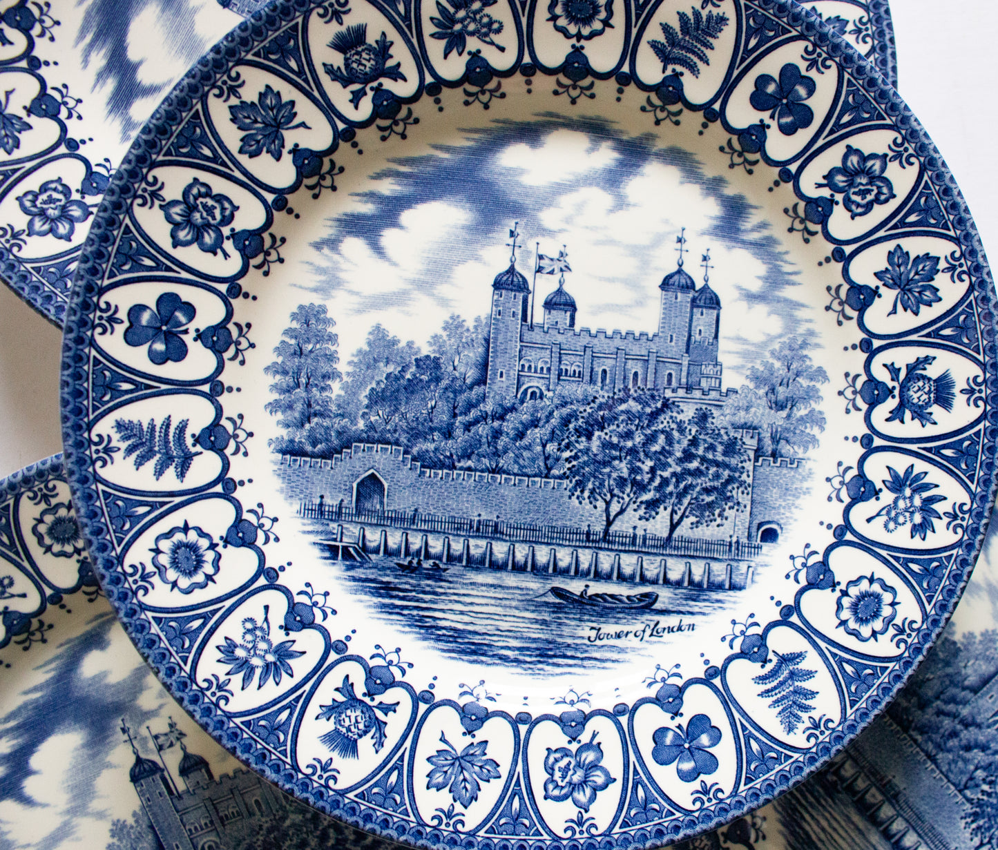 Churchill China 'Tower of London' Pattern Blue and White Transferware 9.5" Plates (6)