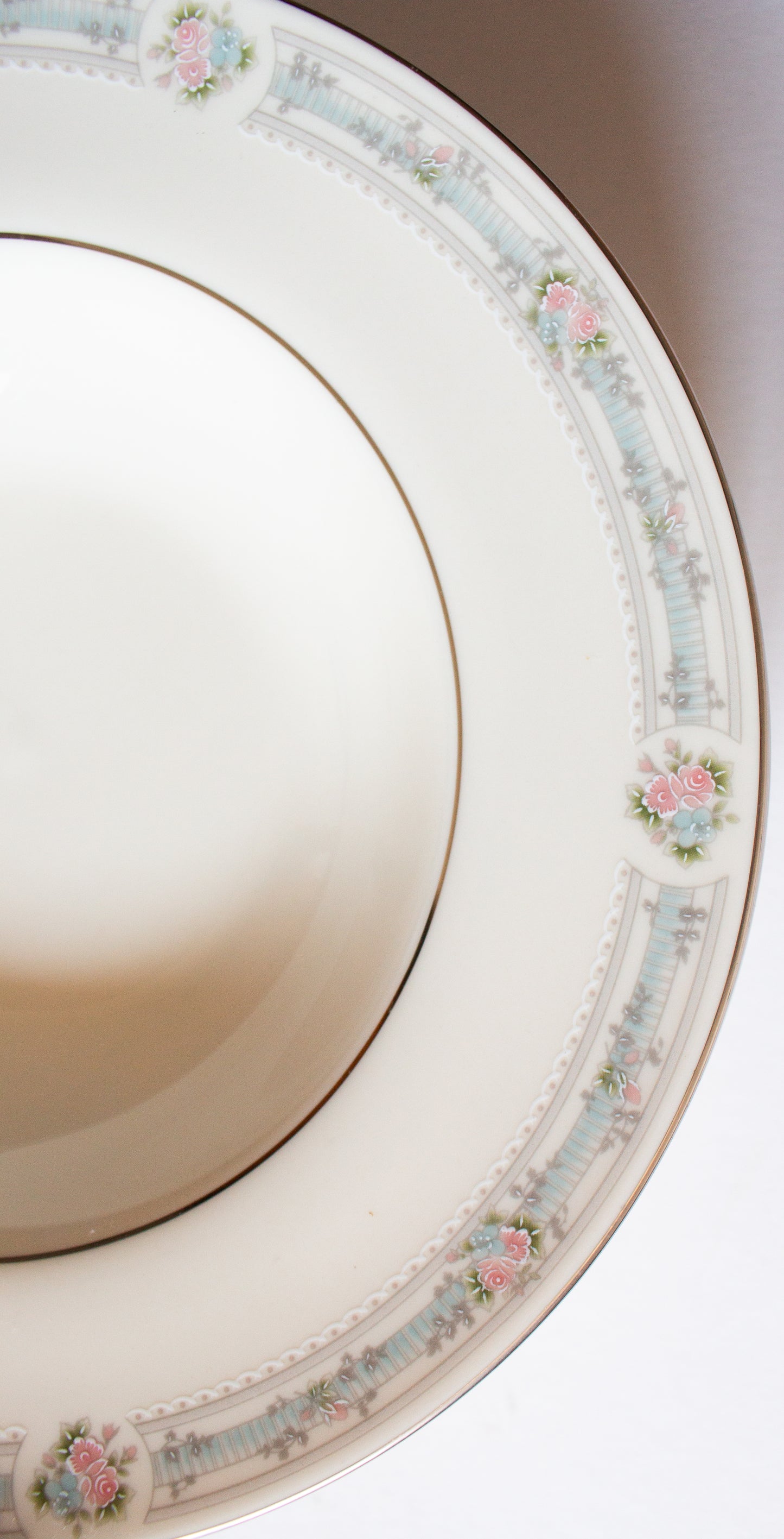 Royal Doulton 'Angelica' Pattern Rimmed Soup Bowls (4)