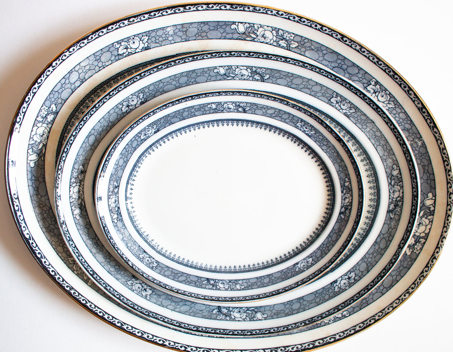 Losol Ware 'Ormonde' Pattern Blue and White Oval Graduated Serving Plates (3)