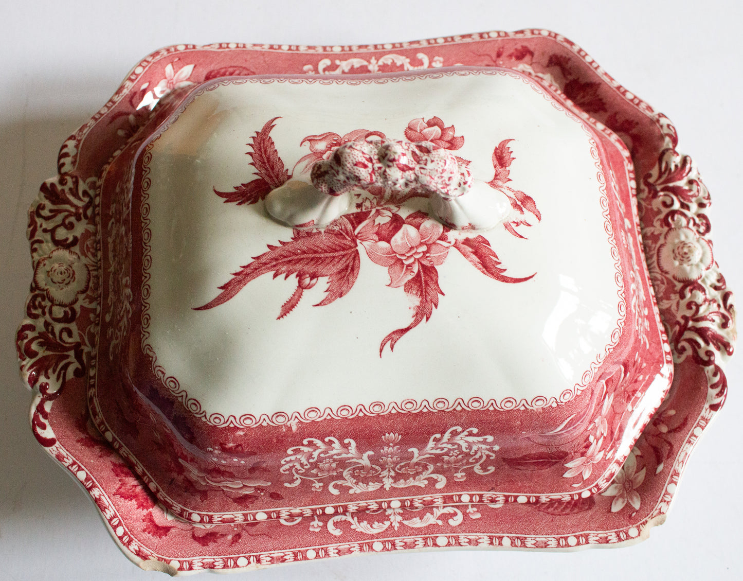 Copeland Spode 'Camilia' Red and White Transferware Lidded Tureen