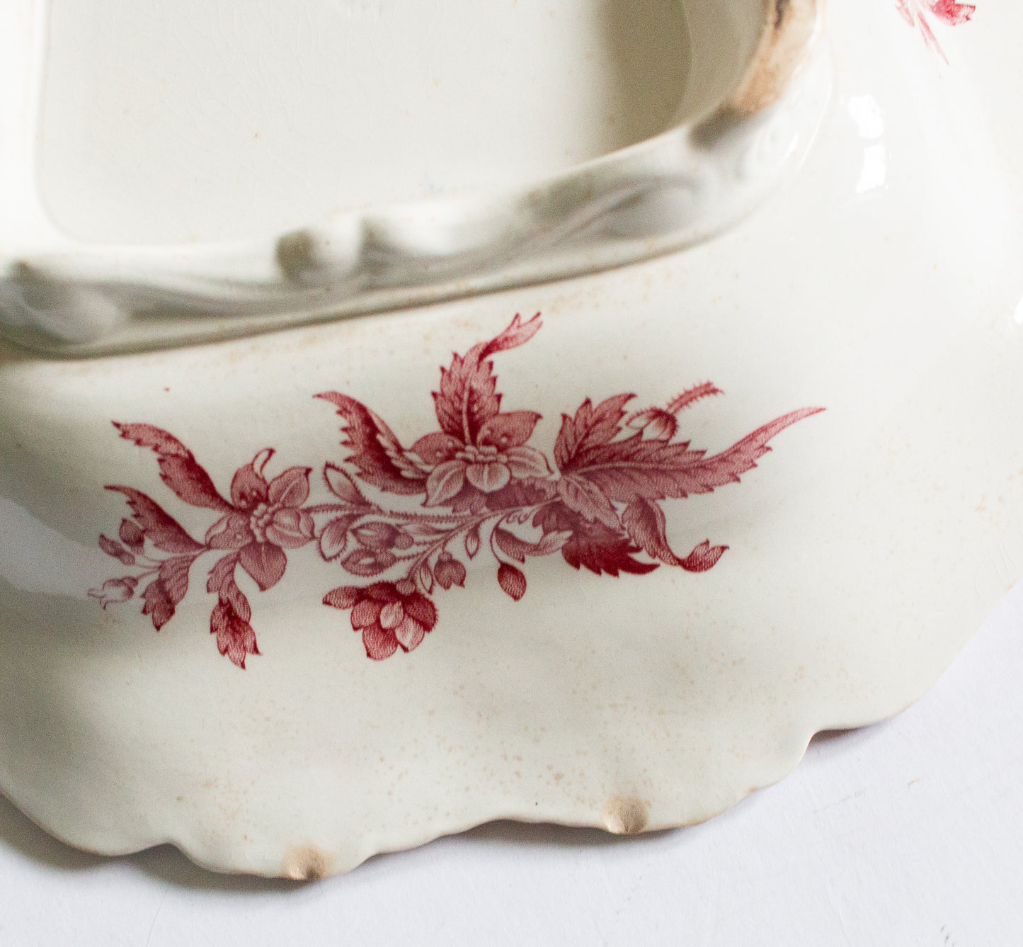 Copeland Spode 'Camilia' Red and White Transferware Lidded Tureen