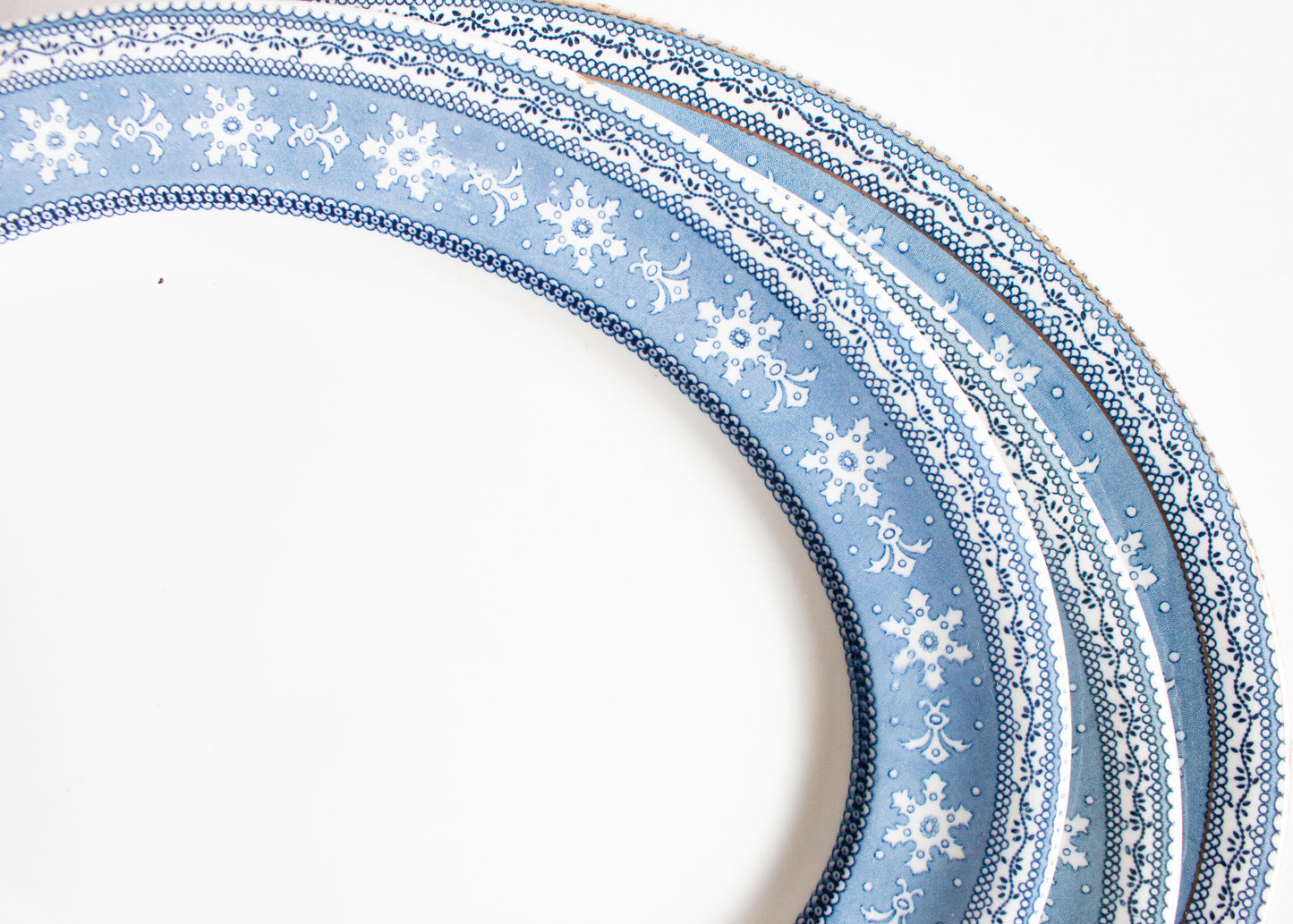 Cetem Ware 'Maltese' Pattern Blue and White Oval Graduated Serving Plates (3)