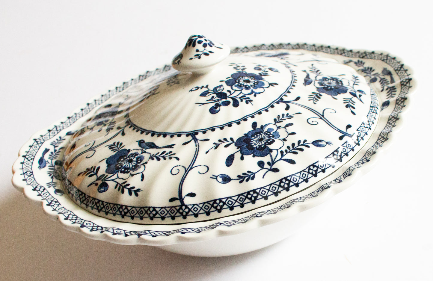 Johnson Brothers 'Indies' Blue and White Transferware Lidded Tureen