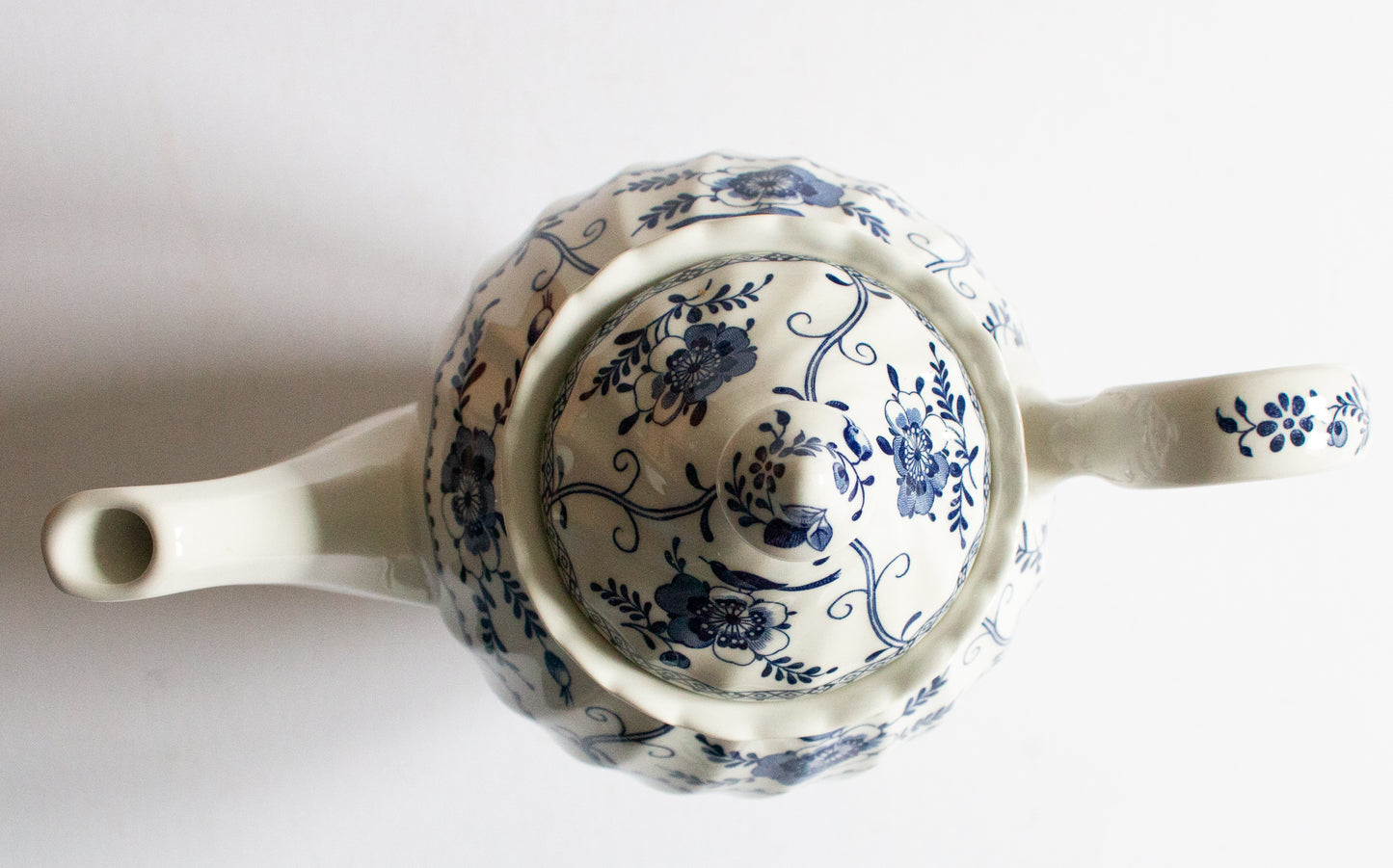 Johnson Brothers 'Indies' Blue and White Transferware Coffee Pot or Teapot