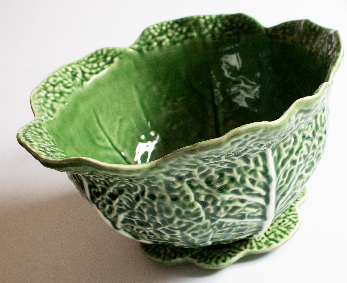 Bordallo Pinheiro Portugal Large Green Cabbage Leaf Majolica Serving Bowl,