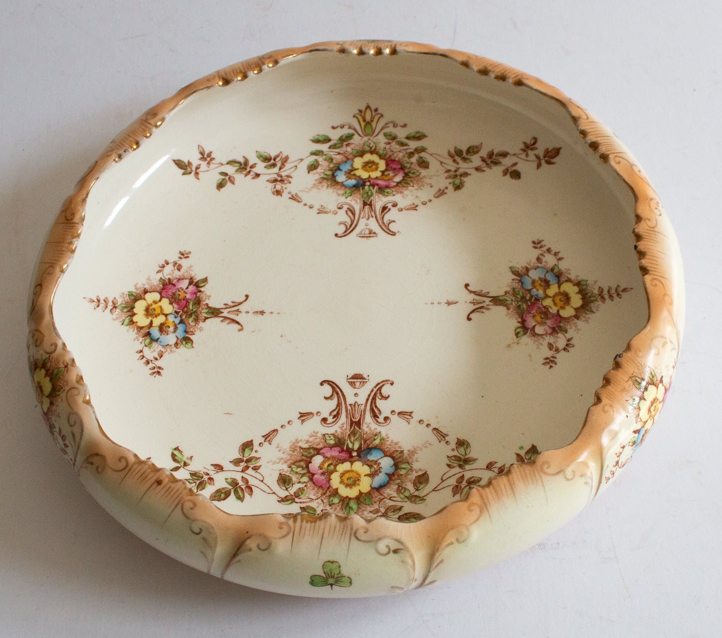 Crown Devon Fieldings Stoke on Trent 'Briar' Pattern Blushware Dish