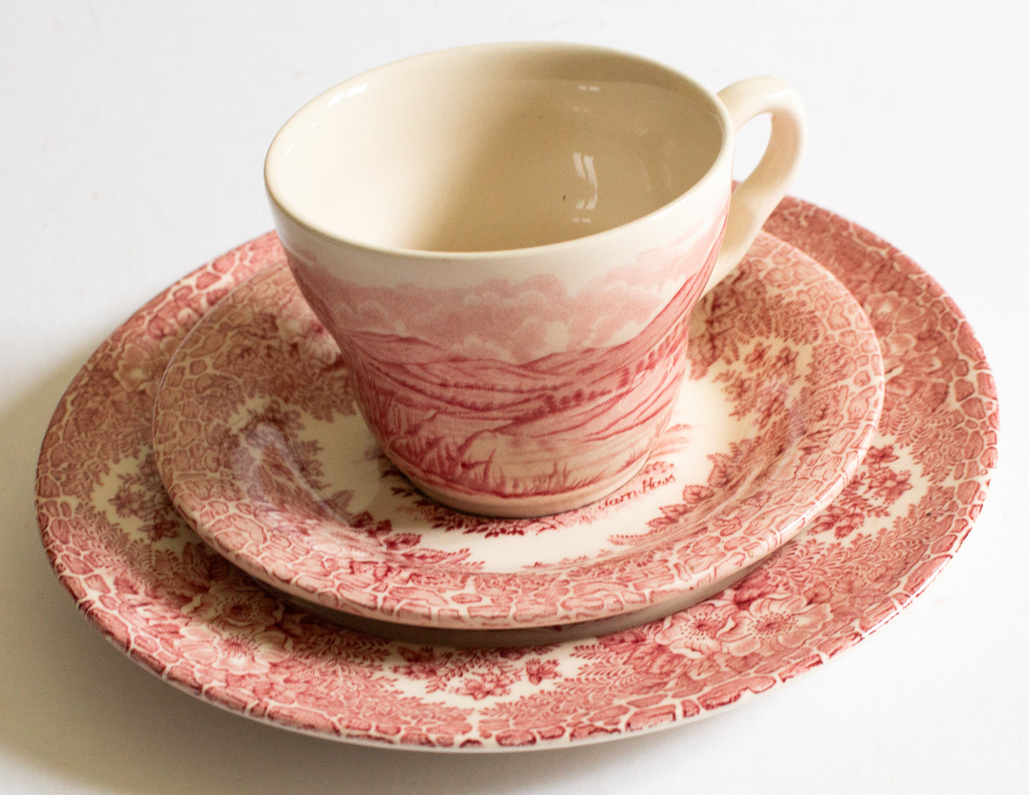 English Ironstone Tableware 'Ullswater' Red and White Transferware Teacup Trio