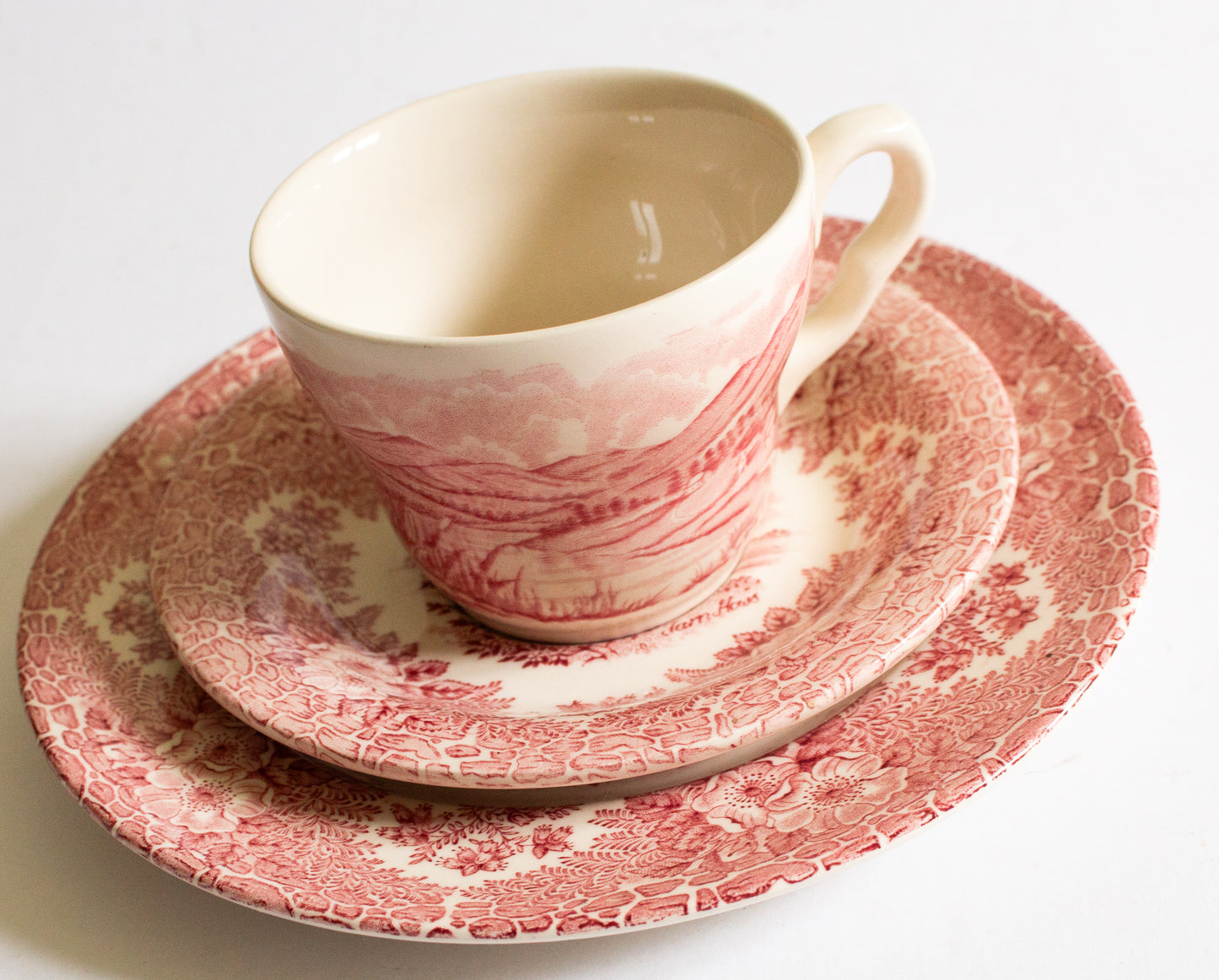 English Ironstone Tableware 'Ullswater' Red and White Transferware Teacup Trio