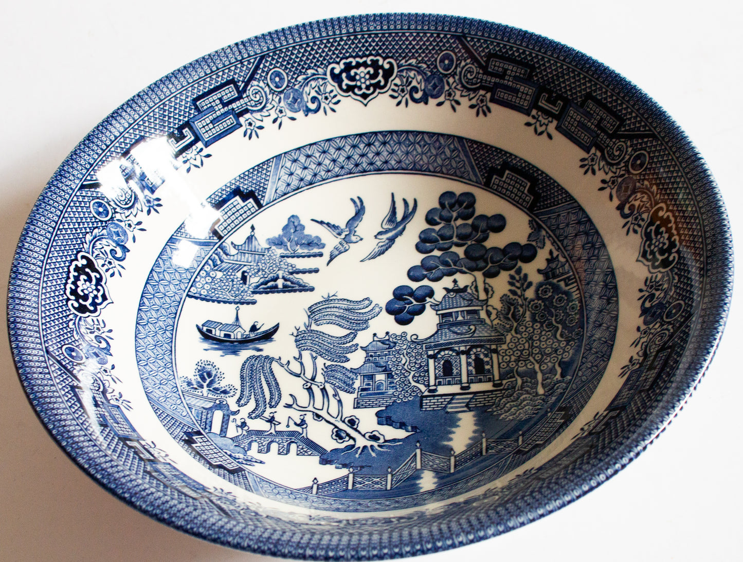 Churchill Fine Earthernware 'Blue Willow' Pattern Blue and White Transferware Serving Bowl