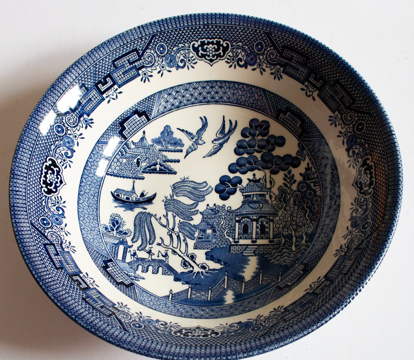 Churchill Fine Earthernware 'Blue Willow' Pattern Blue and White Transferware Serving Bowl