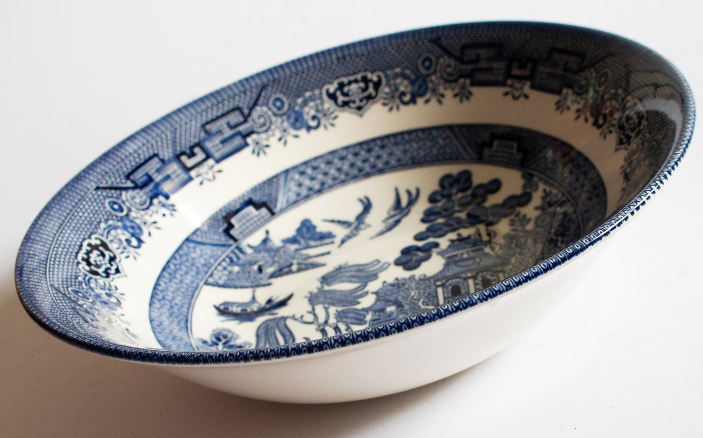 Churchill Fine Earthernware 'Blue Willow' Pattern Blue and White Transferware Serving Bowl