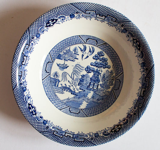 Barratt's Staffordshire 'Willow' Pattern Blue and White Transferware Serving Bowl