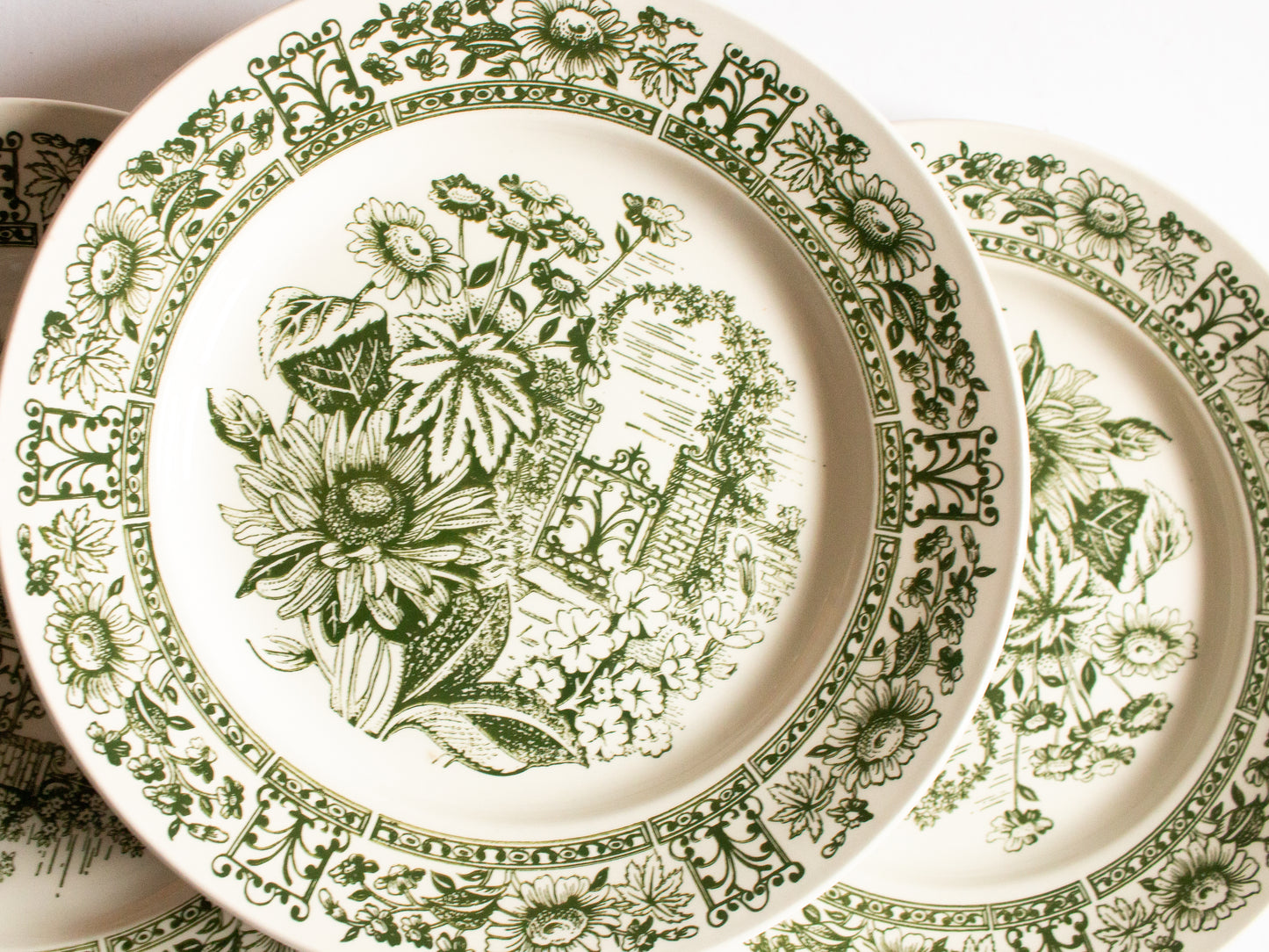 Broadhurst Ironstone 'English Garden' Pattern Green and White Transferware 9.5" Transferware Plates (4)