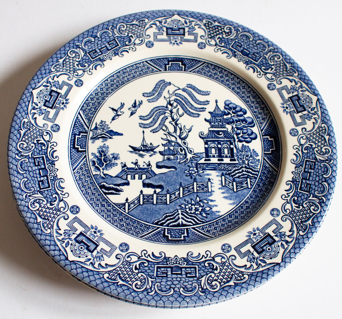 EIT English Ironstone Tableware Blue and White 'Willow' Pattern 10" Transferware Plates (4)