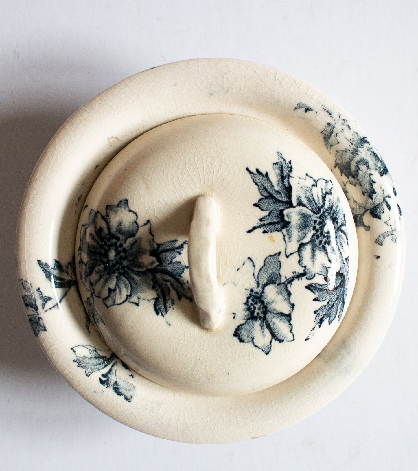 Antique Blue and White Transferware Lidded Soap Dish