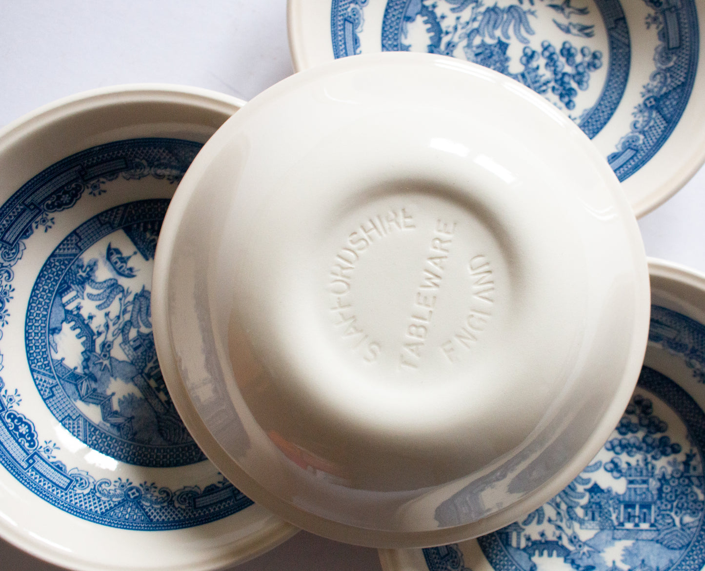 Staffordshire Tableware England Blue and White 'Willow' Pattern Cereal Bowls (4)