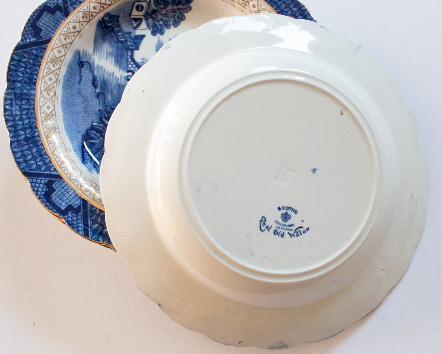 Booths 'Real Old Willow' Blue and White Transferware Rimmed Bowls with Gilt Trim (5)