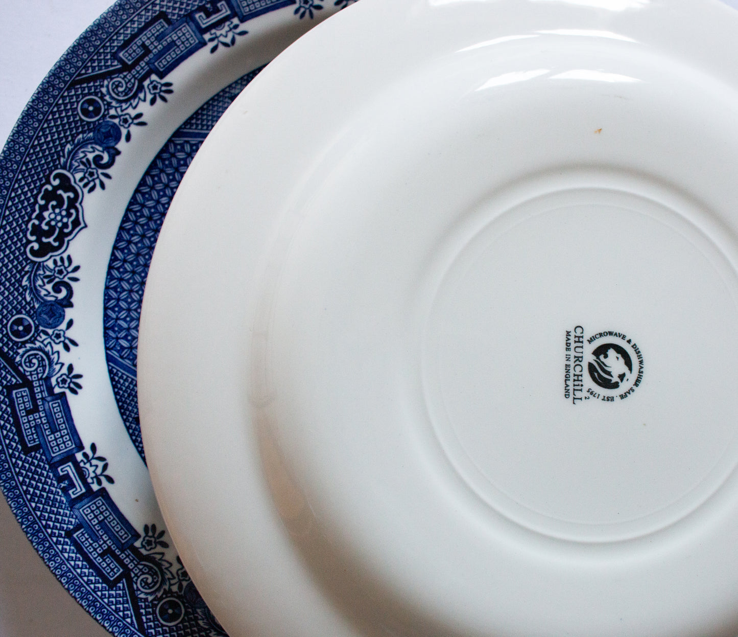 Churchill China 'Willow' Pattern Blue and White Transferware 10.25" Dinner Plates (6)