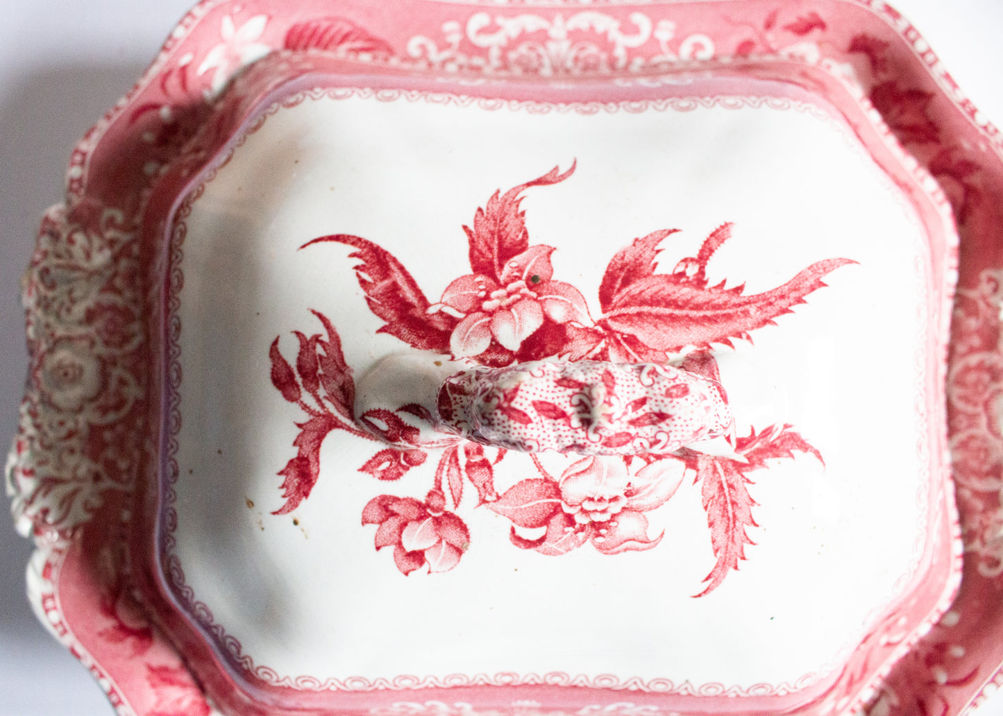 Copeland Spode 'Camilia' Red and White Transferware Lidded Tureen