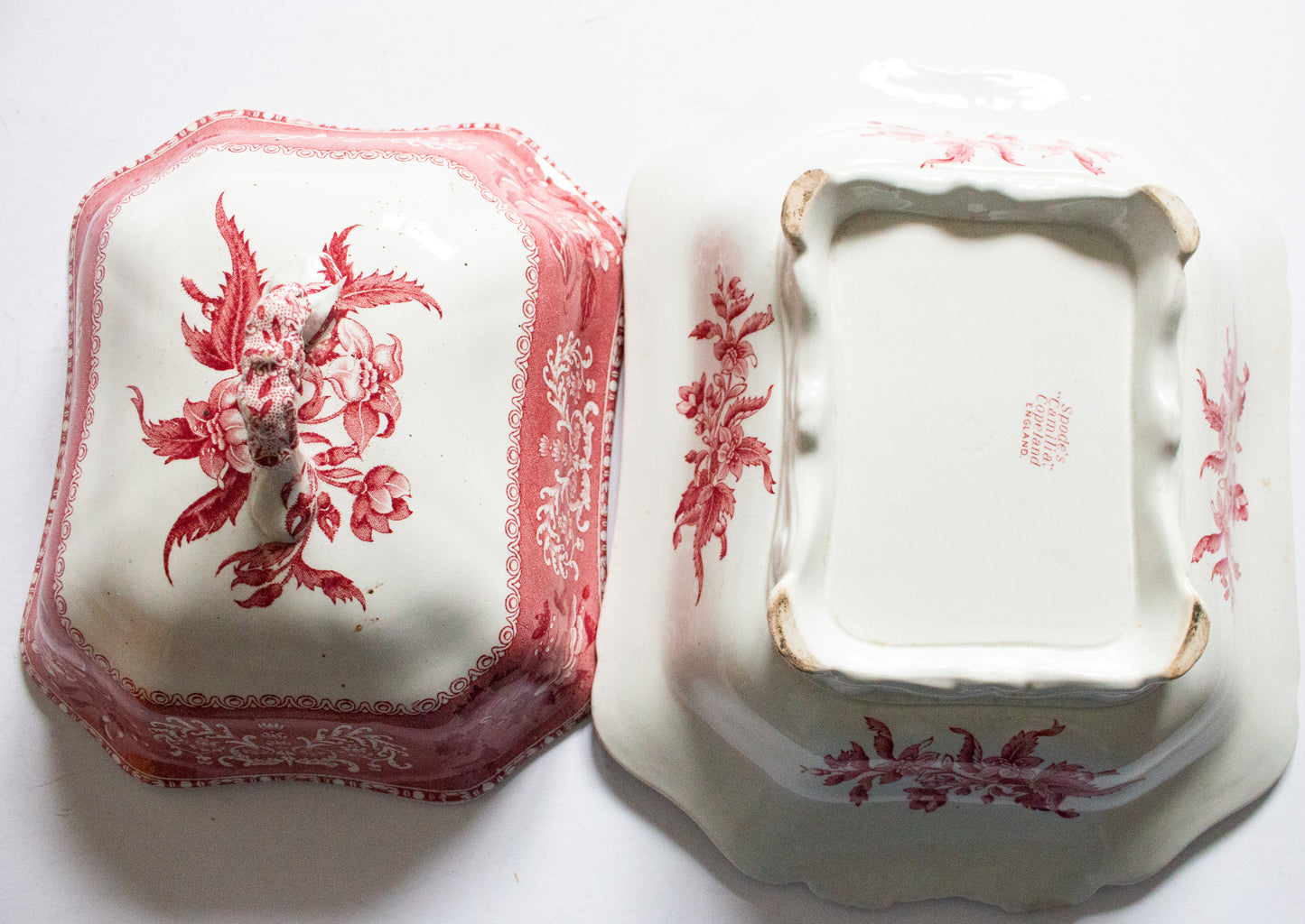 Copeland Spode 'Camilia' Red and White Transferware Lidded Tureen