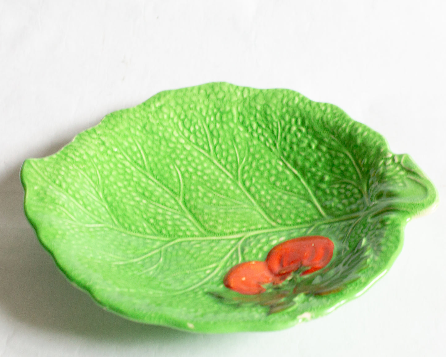 Crown Devon Fieldings Small Green Majolica Leaf Tomato Serving Dish