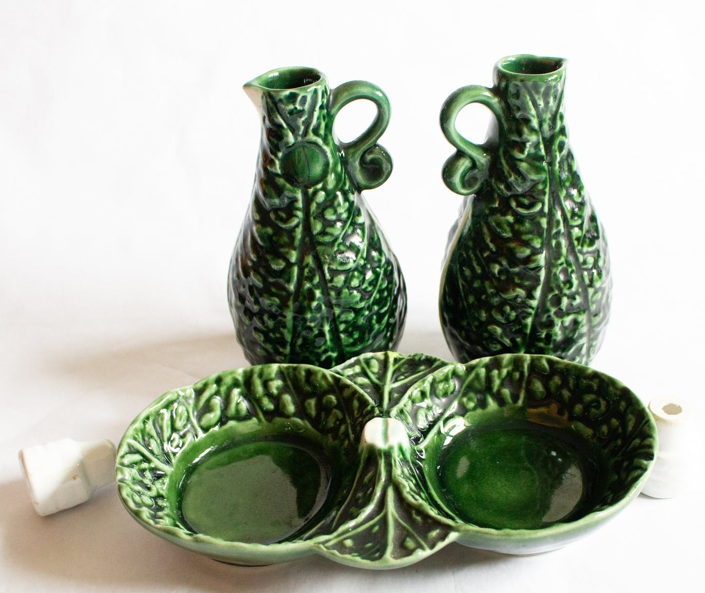 Green Majolica Leaf Oil and Vinegar Set