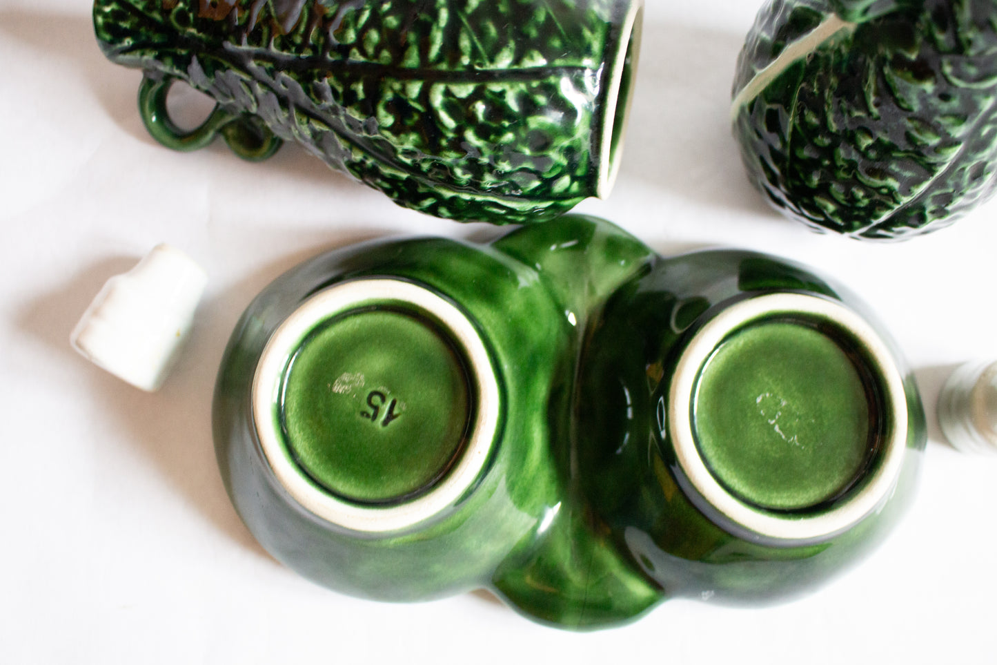 Green Majolica Leaf Oil and Vinegar Set