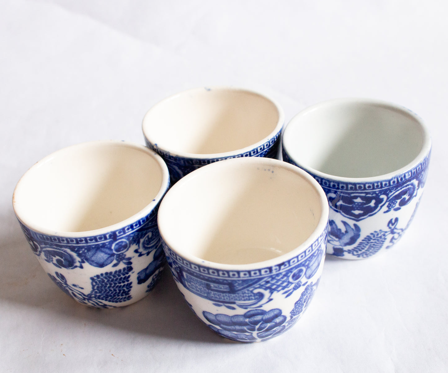 Alfred Meakin 'Willow' Pattern Blue and White Transferware Egg Cups (4)