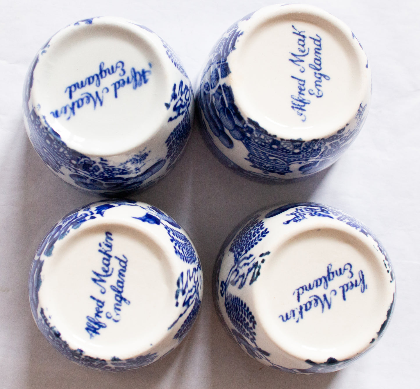 Alfred Meakin 'Willow' Pattern Blue and White Transferware Egg Cups (4)