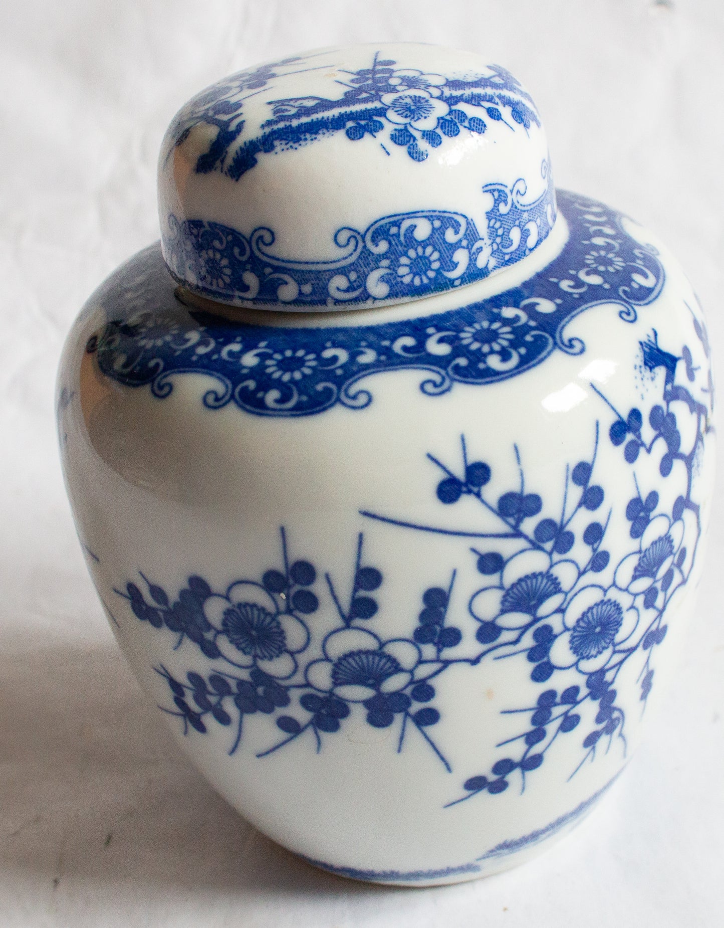 Vintage Blue and White Pattern Small Lidded Ginger Jar