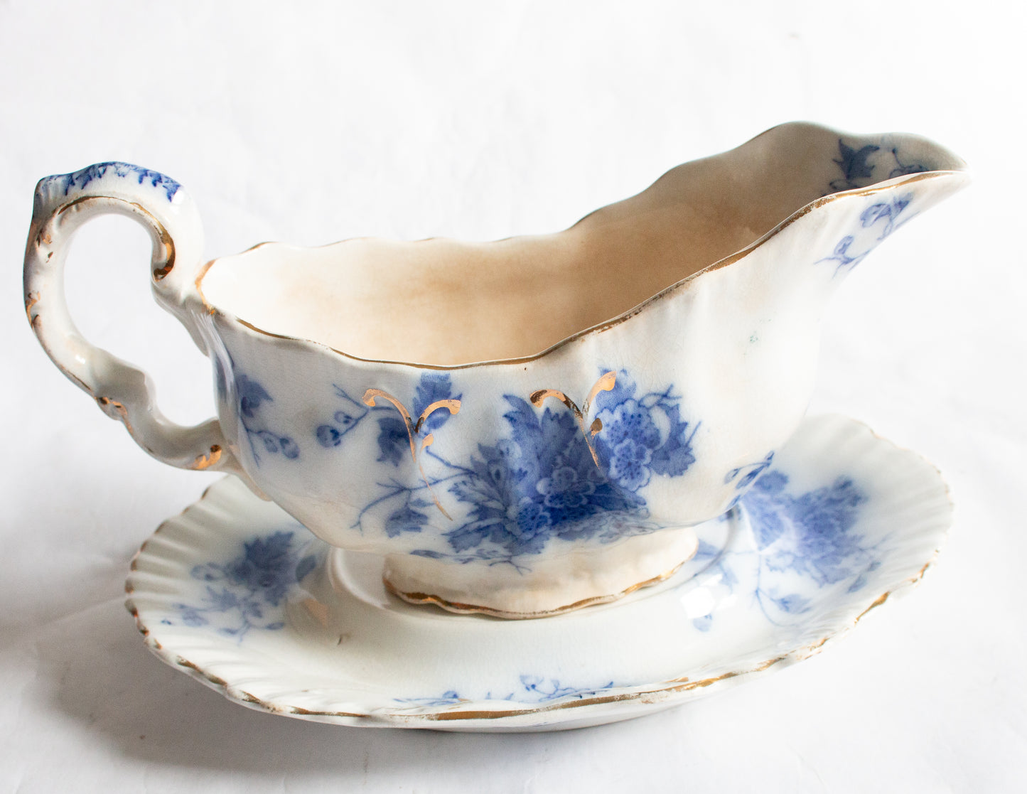 Middleport Pottery 'May' Pattern Flow Blue and White Transferware Gravy Boat and Stand