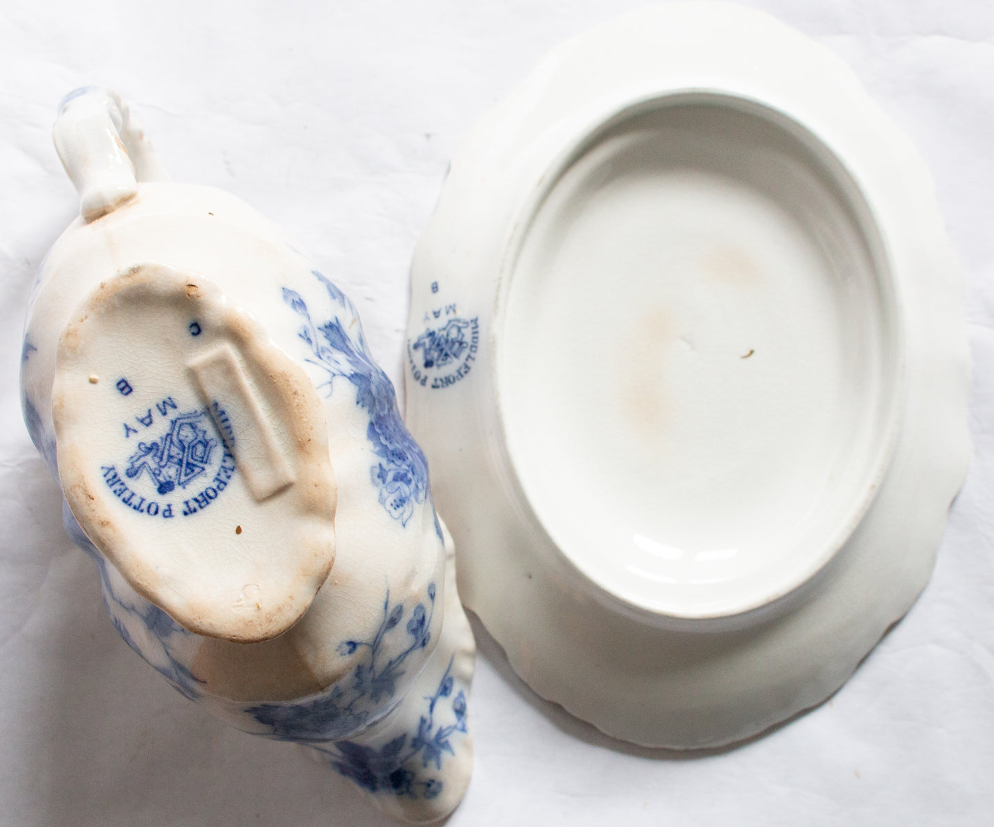 Middleport Pottery 'May' Pattern Flow Blue and White Transferware Gravy Boat and Stand