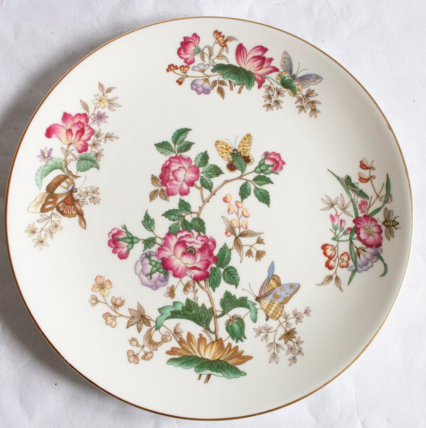 Wedgwood 'Charnwood' Pattern 9.5" Plate