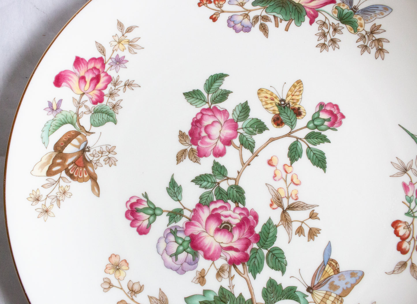 Wedgwood 'Charnwood' Pattern 9.5" Plate