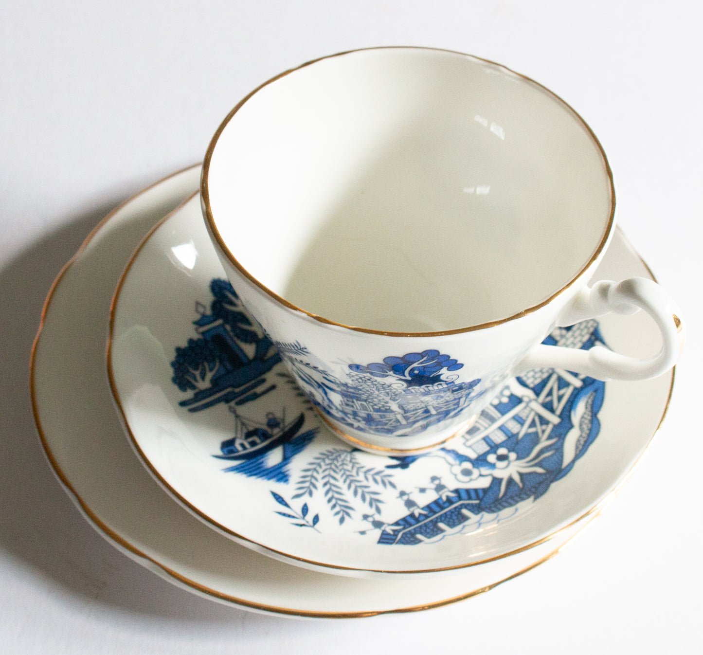 Royal Stuart Fine Bone China 'Willow' Pattern Blue and White Transferware Teacup Trio