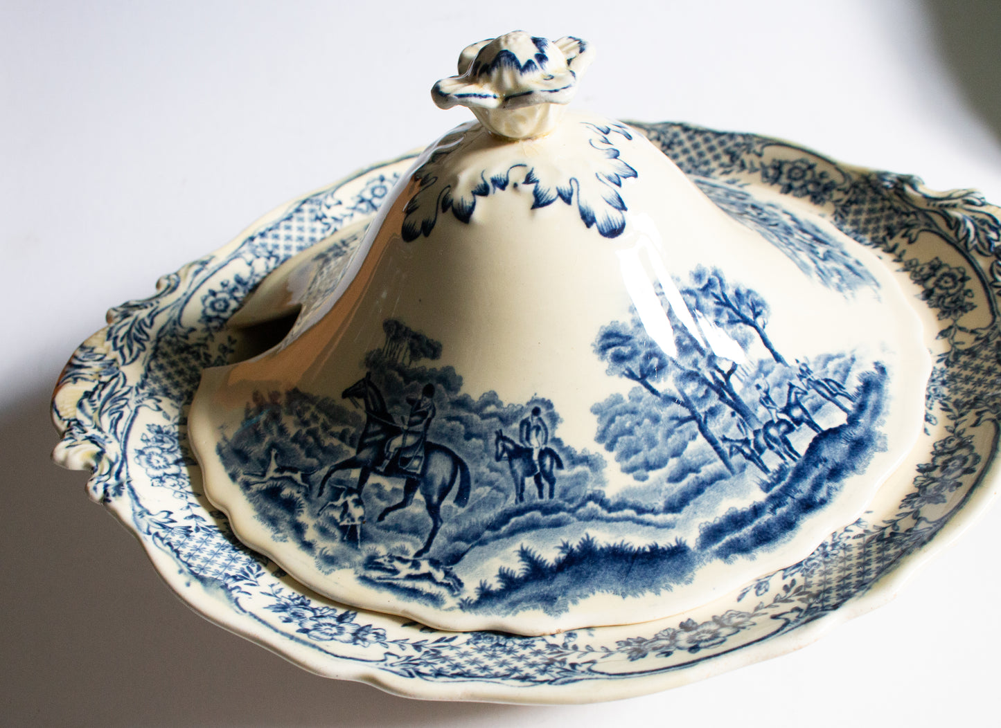 Royal Venton Ware John Steventon & Sons Ltd. Burslem England Blue and White Transferware Large Lidded Tureen