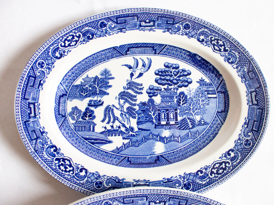 Alfred Meakin 'Old Willow' Pattern Blue and White Transferware Small Oval Serving Plates (2)