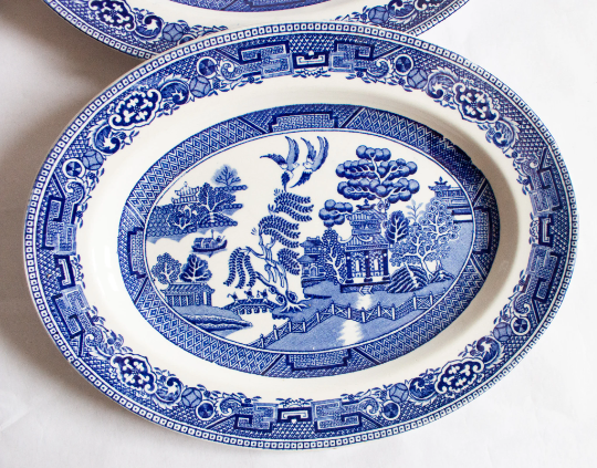 Alfred Meakin 'Old Willow' Pattern Blue and White Transferware Small Oval Serving Plates (2)