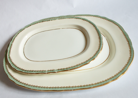 Aynsley Bone China Graduated Serving Plates with Green Border (2)