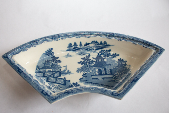 Davenport 'Bridgeless Chinoiserie' Blue and White Transferware Hors d'Oeuvres Dish