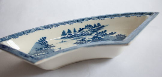 Davenport 'Bridgeless Chinoiserie' Blue and White Transferware Hors d'Oeuvres Dish