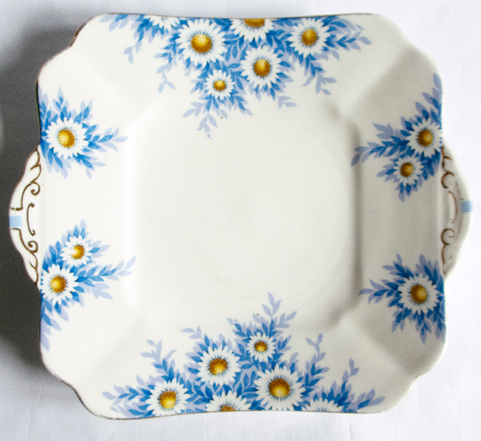 Daisy Themed Mismatched Cake Plate and Milk Jug