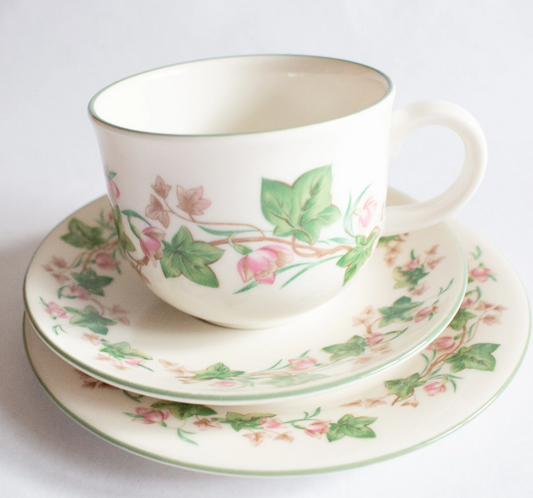 Royal Doulton Expressions 'Tiverton' Pattern Teacup Trio