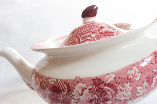 Woods Ware 'English Scenery' Pattern Red and White Transferware Teapot