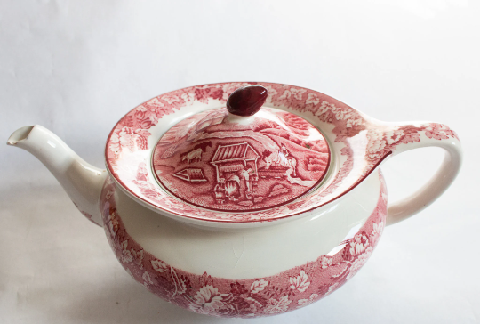 Woods Ware 'English Scenery' Pattern Red and White Transferware Teapot