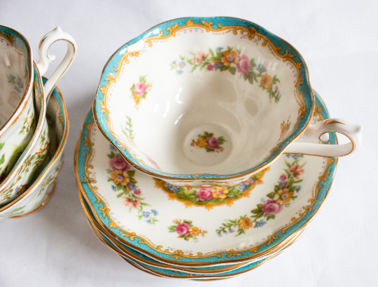 Royal Albert 'Chelsea Bird' Bone China Teacups and Saucers with Blue and Exotic Bird Detail (4)